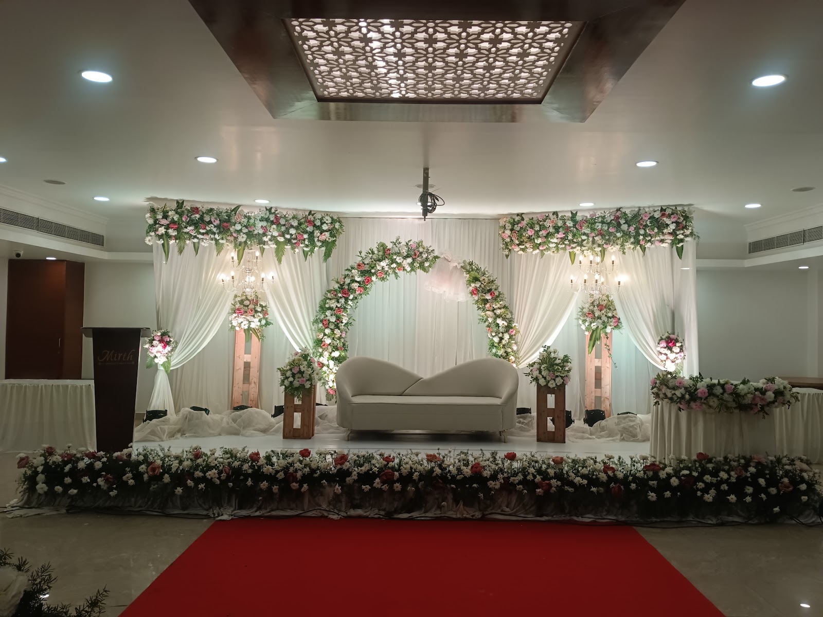 Mirth Banquet Hall — Banquet Hall in Chennai (on-site parking, in-house decoration, bar service available, 300–450 guest capacity)