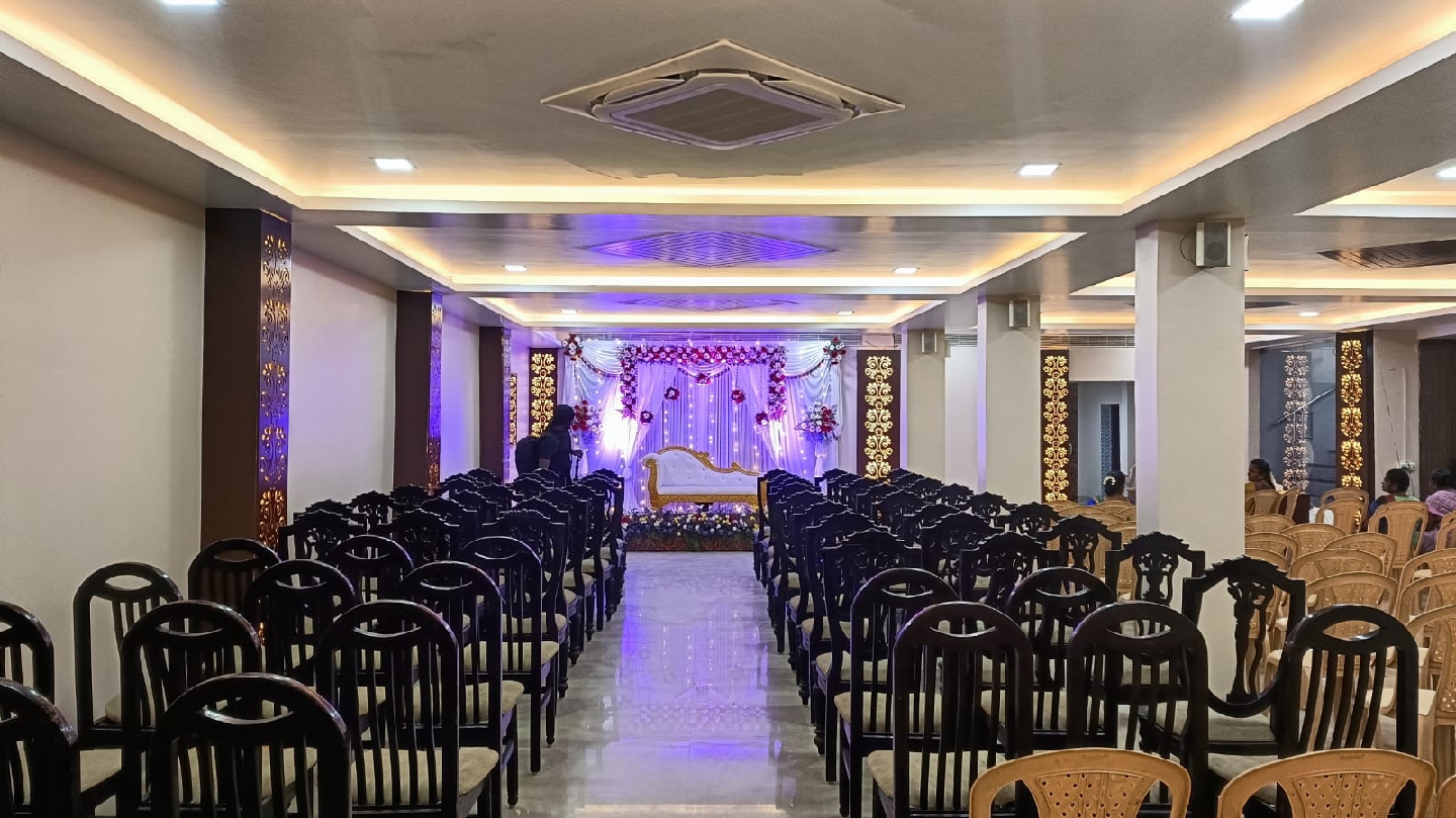 ARJ Party Hall — Banquet Hall in Anna Nagar, Chennai (on-site parking, in-house decoration, bar service available, 100–200 guest capacity)