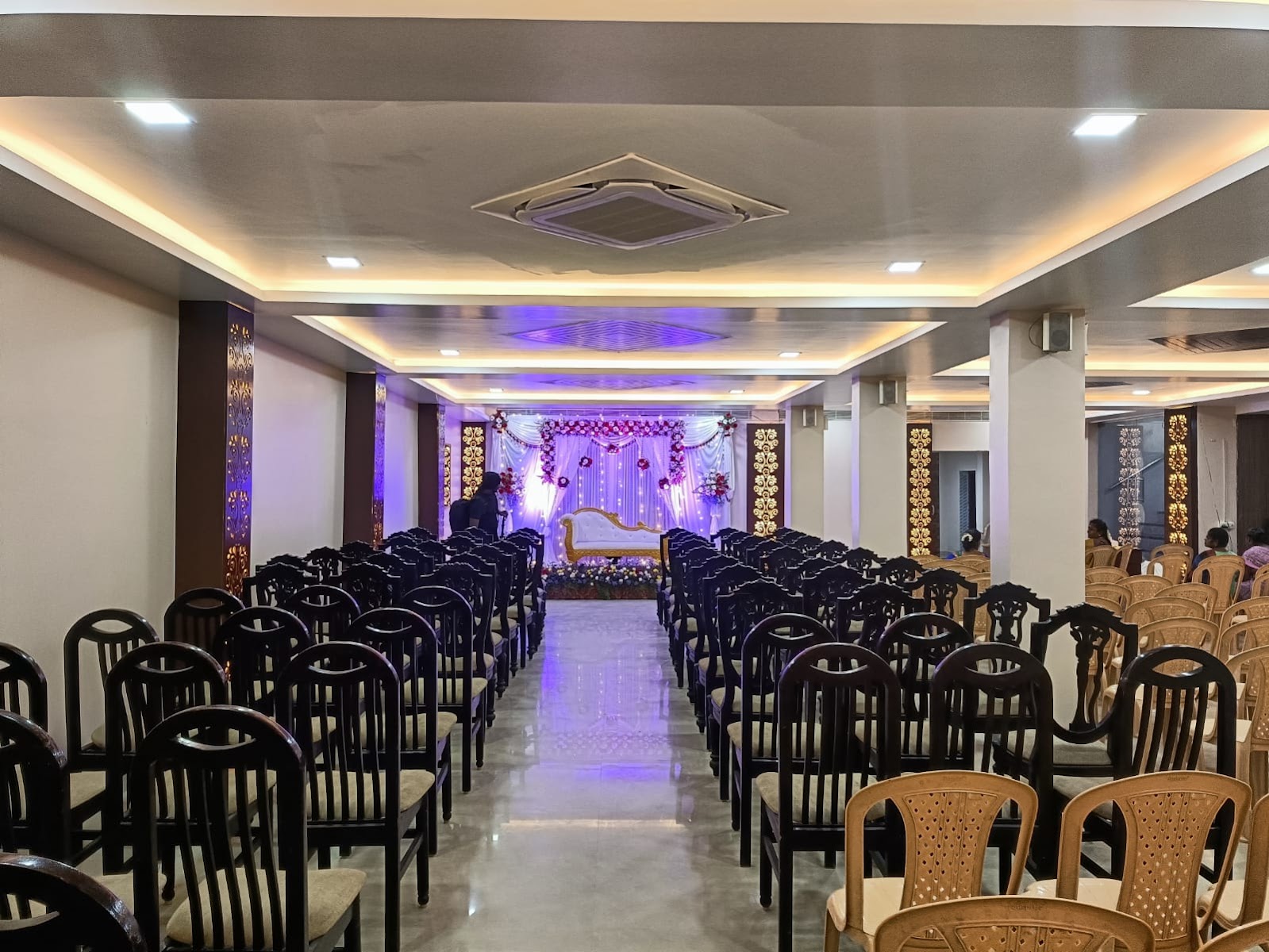 ARJ Party Hall — Banquet Hall in Anna Nagar, Chennai (on-site parking, in-house decoration, bar service available, 100–200 guest capacity) — photo 3