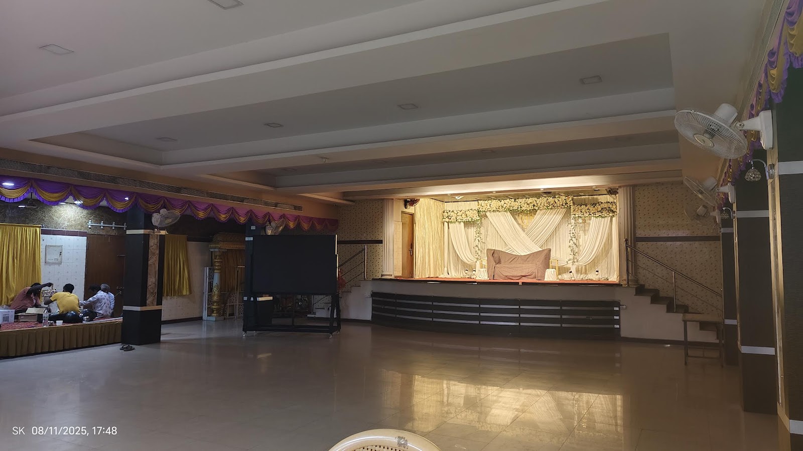 Sri Ranga Mahaal — Banquet Hall in Kolathur, Chennai (on-site parking, in-house decoration, DJ permitted, bar service available)