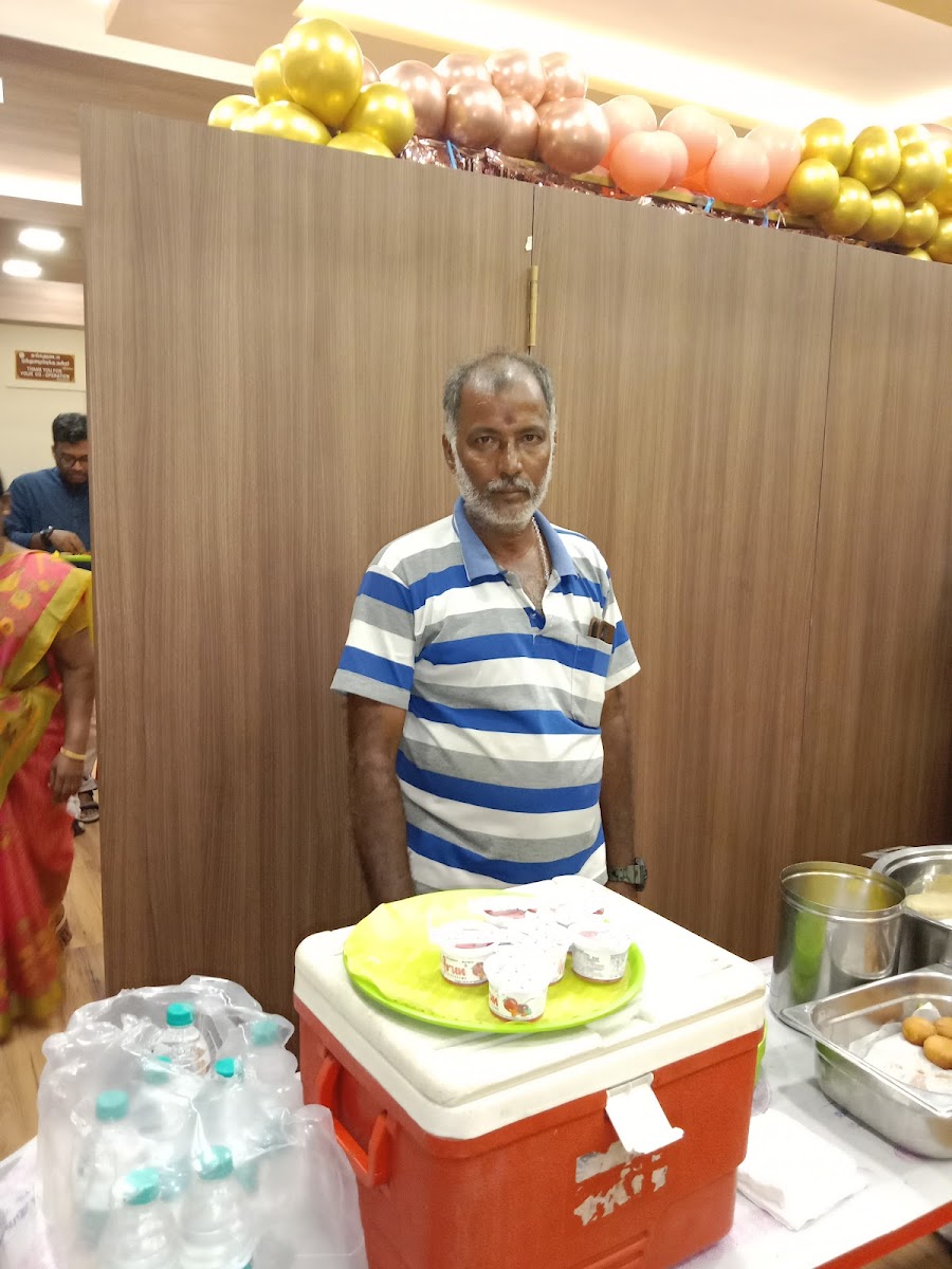 Sri Srinivasa Mini Hall — Banquet Hall in Anna Nagar, Chennai (on-site parking, in-house decoration, DJ permitted, bar service available) — photo 2