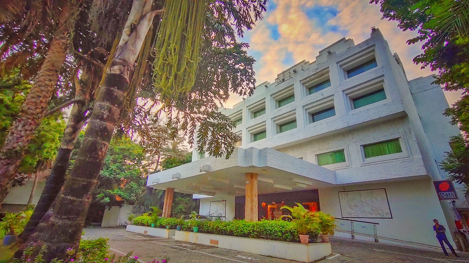 Abu Sarovar Portico — Banquet Hall in Kilpauk, Chennai (on-site parking, in-house decoration, outside catering allowed, bar service available) — photo 4