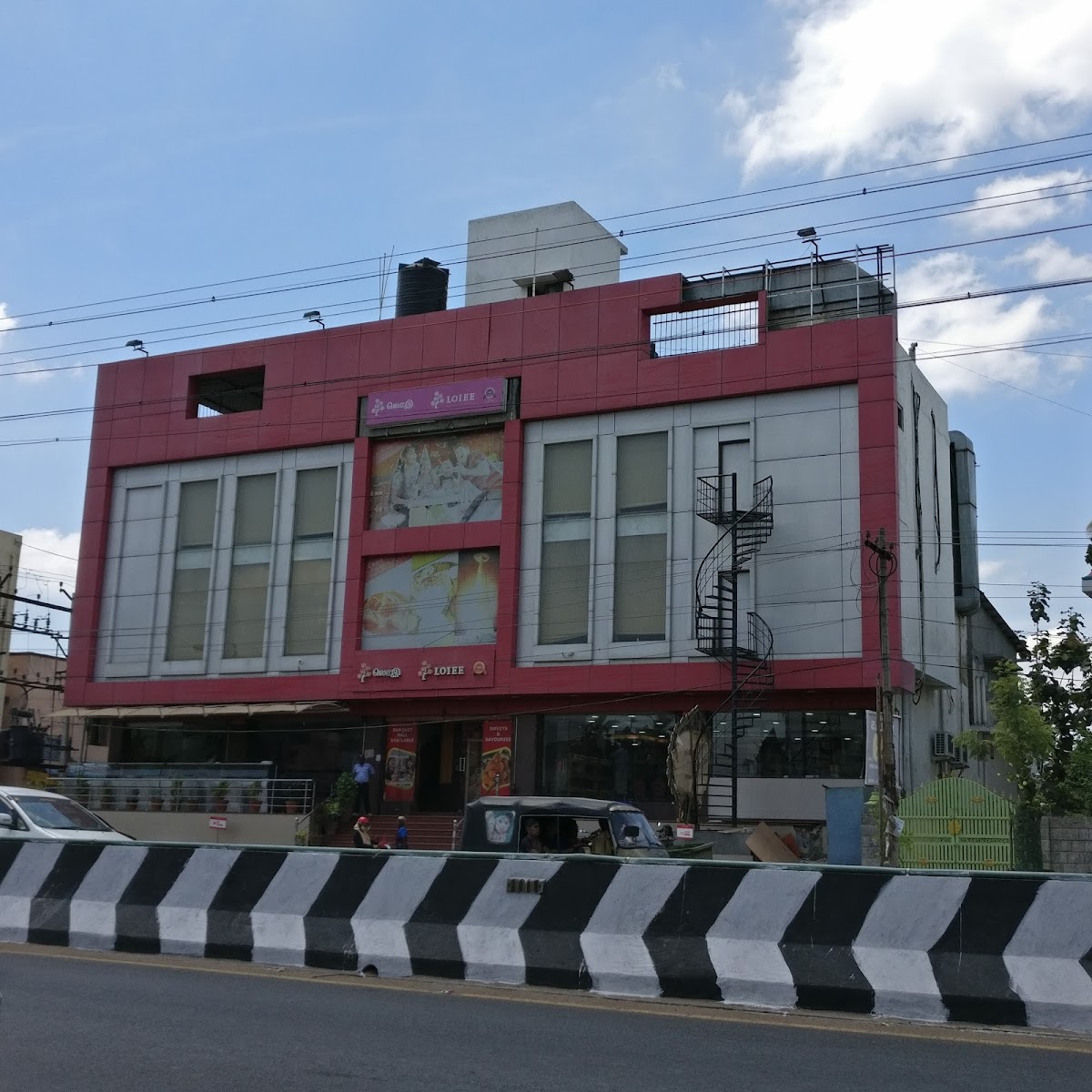 Loiee Party Hall — Banquet Hall in Selaiyur, Chennai (on-site parking, in-house decoration, outside catering allowed, bar service available) — photo 3