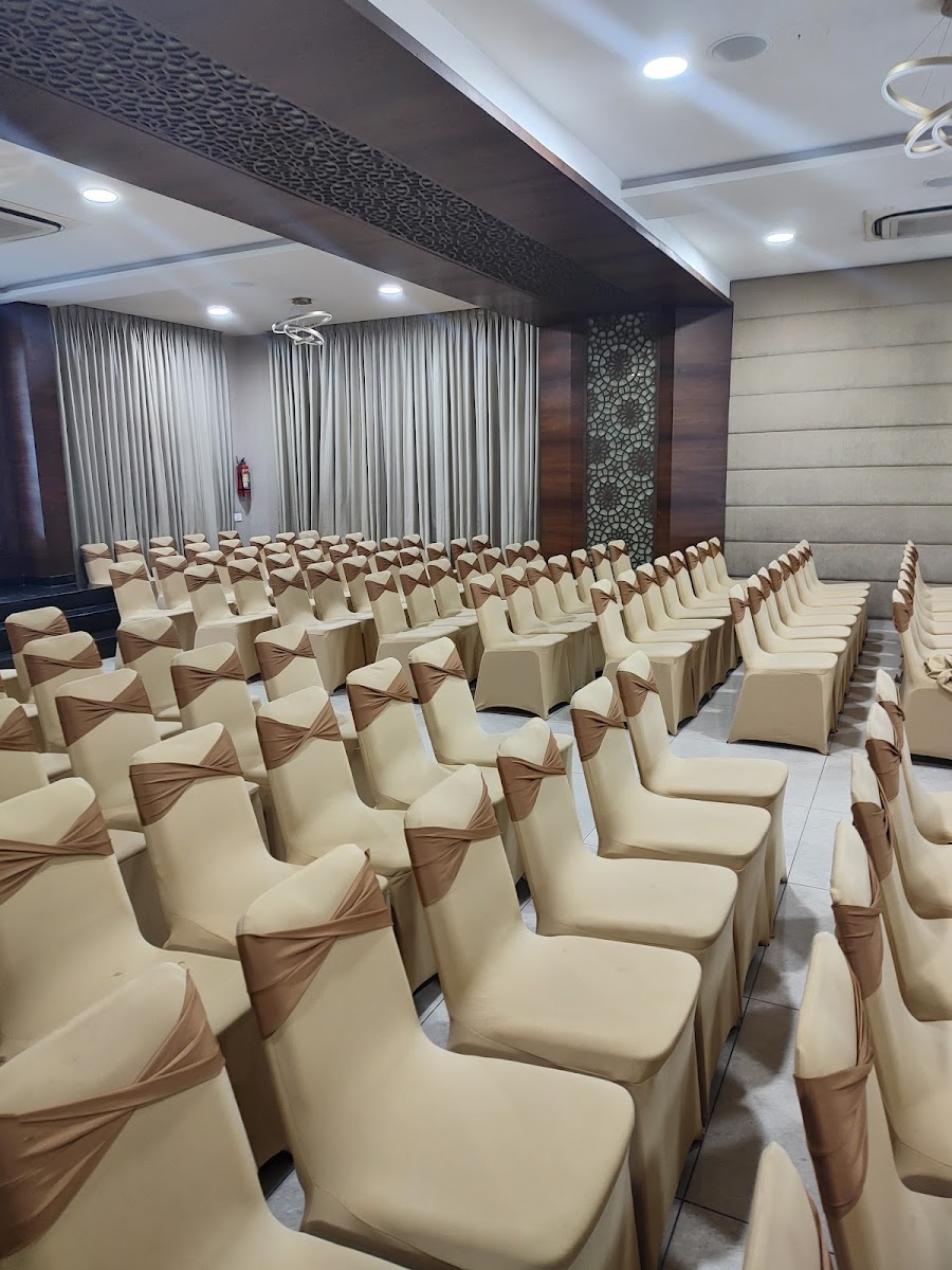 Kamar Arcade Party Hall — Banquet Hall in Palavakkam, Chennai (on-site parking, in-house decoration, outside catering allowed, bar service available) — photo 4