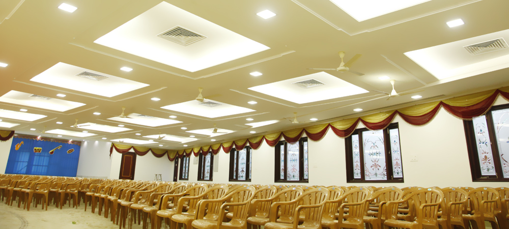 Suprabha Mahal — Banquet Hall in Chennai (on-site parking, in-house decoration, bar service available, 500–750 guest capacity)