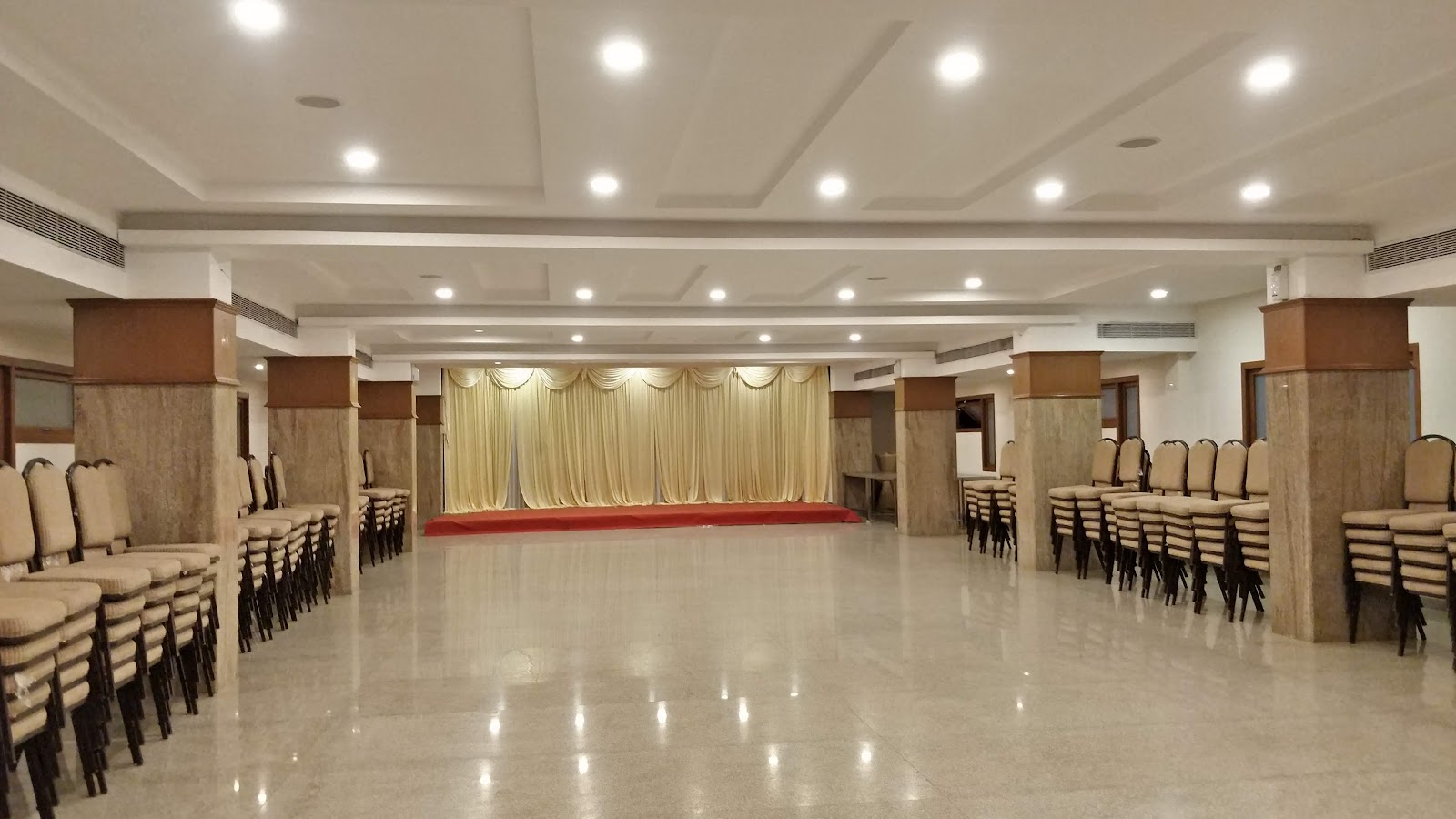 Kubera Banquets — Banquet Hall in Chromepet, Chennai (on-site parking, in-house decoration, bar service available, 250–400 guest capacity) — photo 2