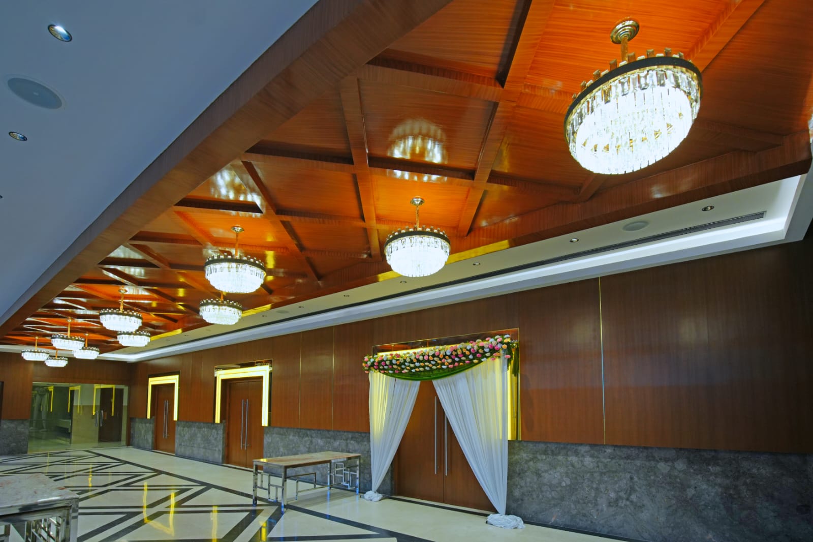League Hotels and Banquets — Banquet Hall in Arumbakkam, Chennai (on-site parking, in-house decoration, bar service available, 500–1200 guest capacity) — photo 4