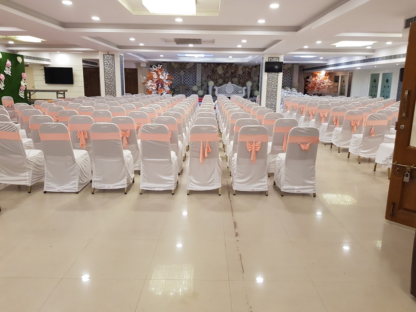 The Grand Palace — Banquet Hall in Purasaivakkam, Chennai (on-site parking, in-house decoration, DJ permitted, bar service available) — photo 3