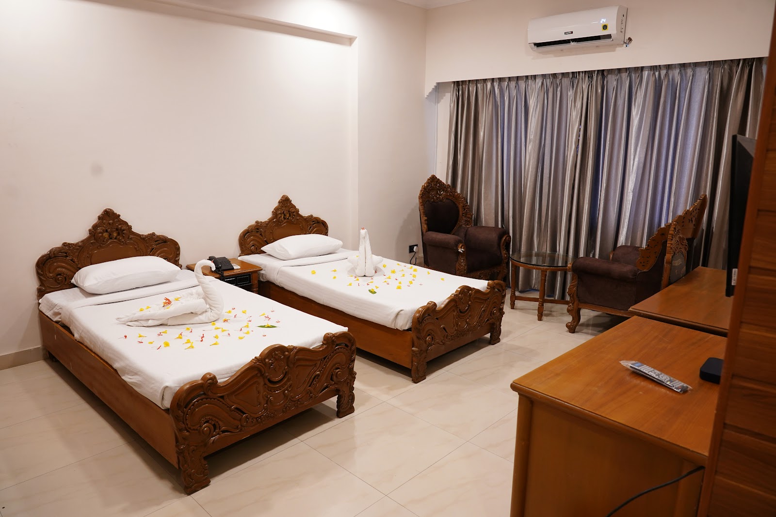 The Vijay Park — Banquet Hall in Arumbakkam, Chennai (on-site parking, in-house decoration, outside catering allowed, bar service available) — photo 2