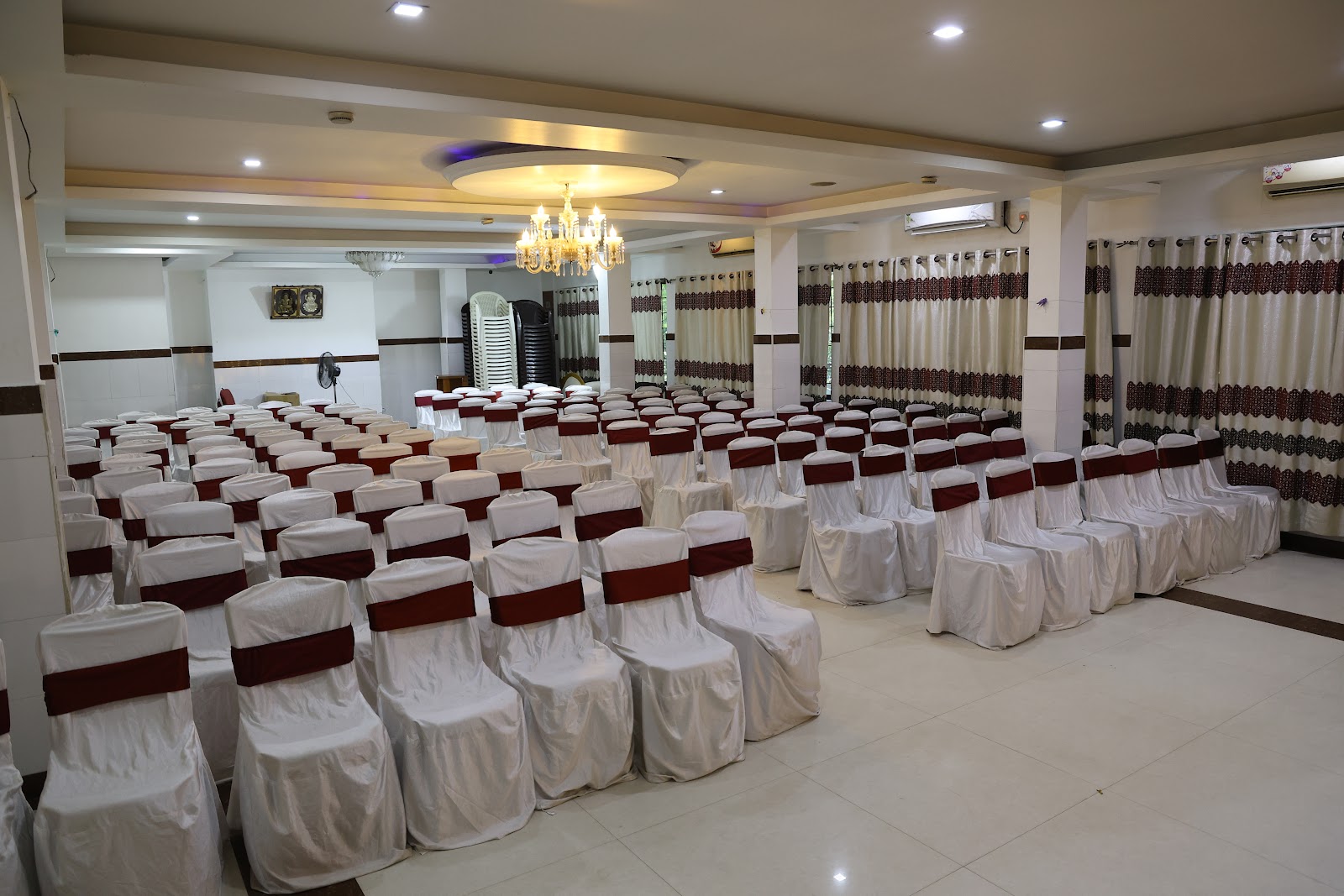 Psb Mini Hall — Banquet Hall in Anna Nagar, Chennai (on-site parking, in-house decoration, bar service available, 150–250 guest capacity) — photo 2