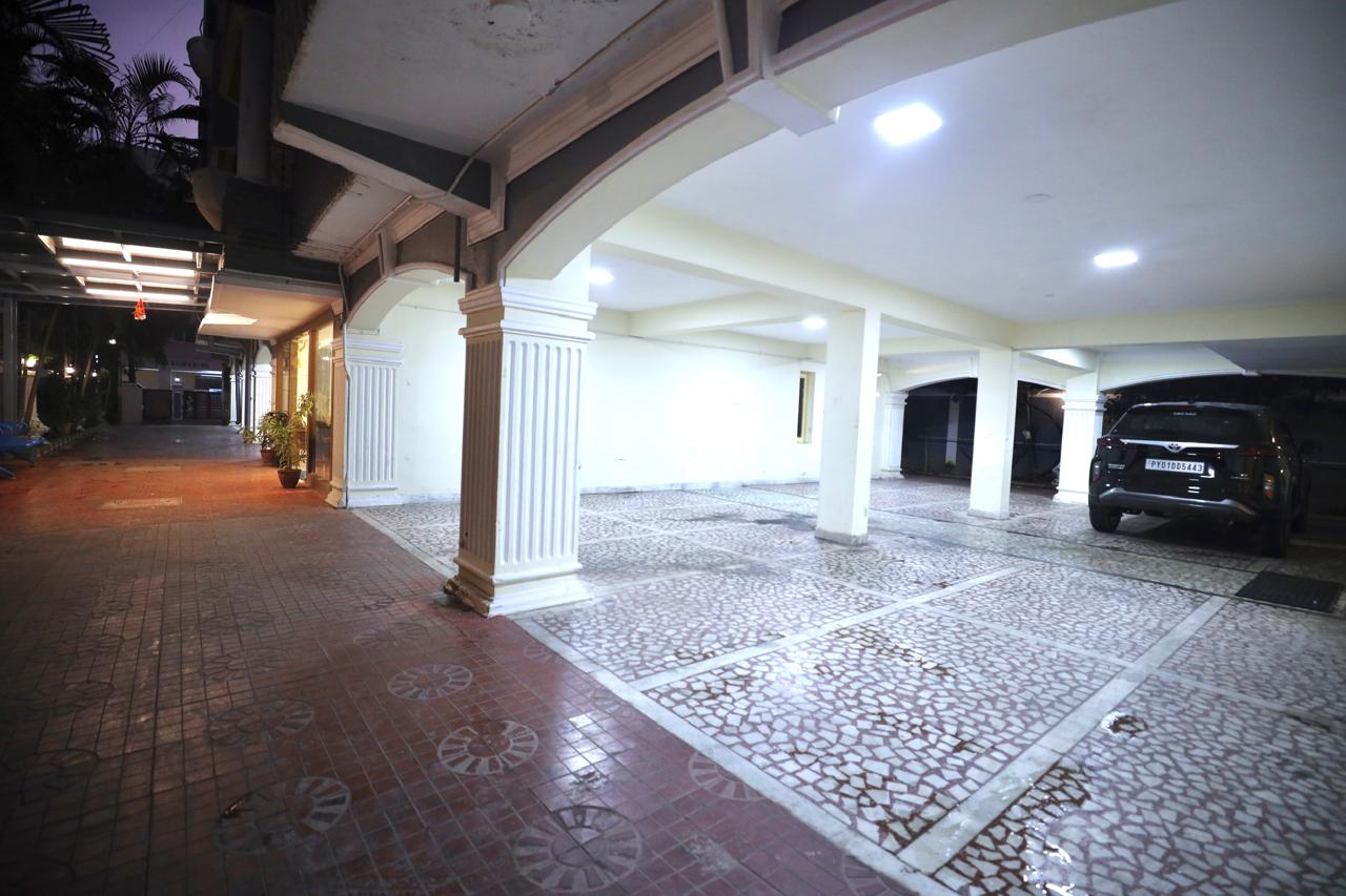 R J Residency — Banquet Hall in Chennai (on-site parking, in-house decoration, bar service available, 120–150 guest capacity)