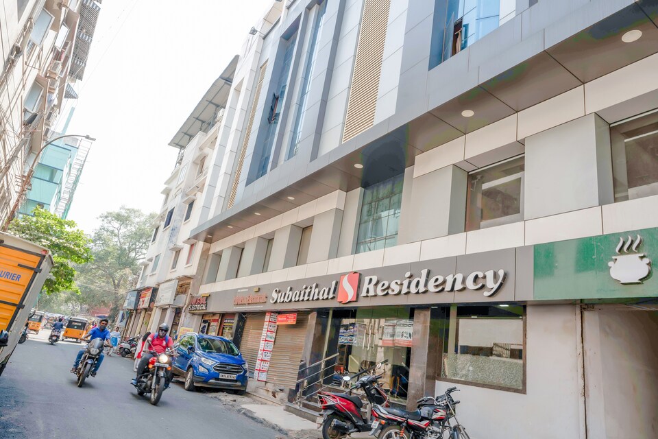 The Hotel 33 — Banquet Hall in Chennai (on-site parking, in-house decoration, bar service available, 120–200 guest capacity)