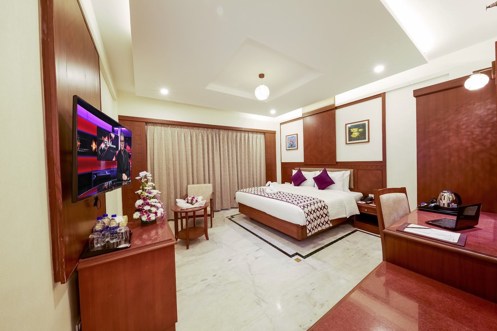 JP Hotel — Banquet Hall in Koyambedu, Chennai (on-site parking, in-house decoration, outside catering allowed, bar service available) — photo 2