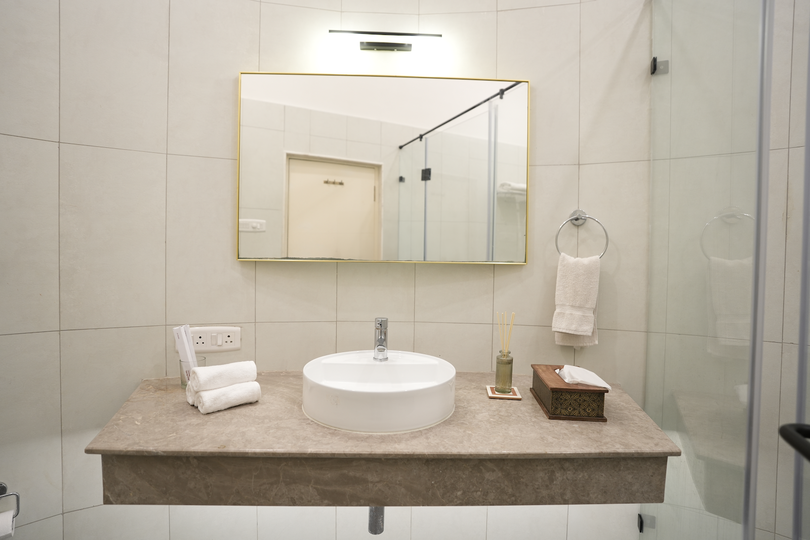 Hanu Reddy Residences — Banquet Hall in Teynampet, Chennai (on-site parking, in-house decoration, bar service available, 300–500 guest capacity) — photo 3