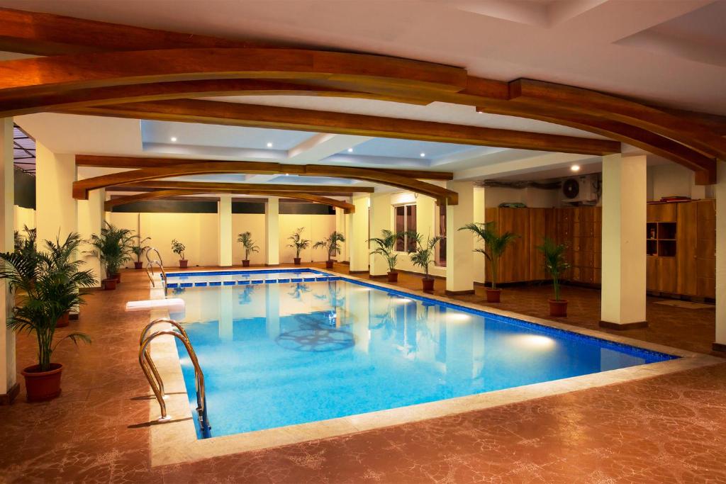 Cinemascope An Apart Hotel — Banquet Hall in Palavakkam, Chennai (on-site parking, in-house decoration, bar service available, 300–500 guest capacity) — photo 3