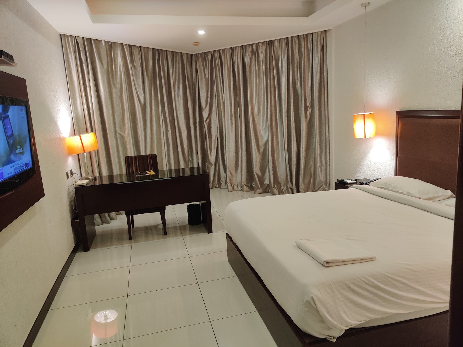 The Bentley Seaside Boutique Hotel — Banquet Hall in Kottivakkam, Chennai (on-site parking, in-house decoration, outside catering allowed, bar service available) — photo 2