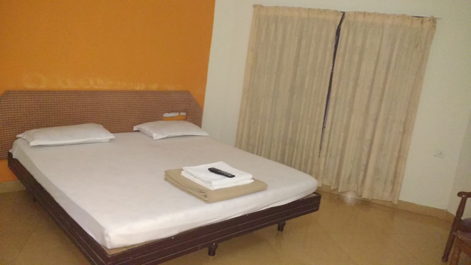 The Grand Blossoms Resort — Resort in Red Hills, Chennai (on-site parking, in-house decoration, bar service available, 500–1000 guest capacity) — photo 2