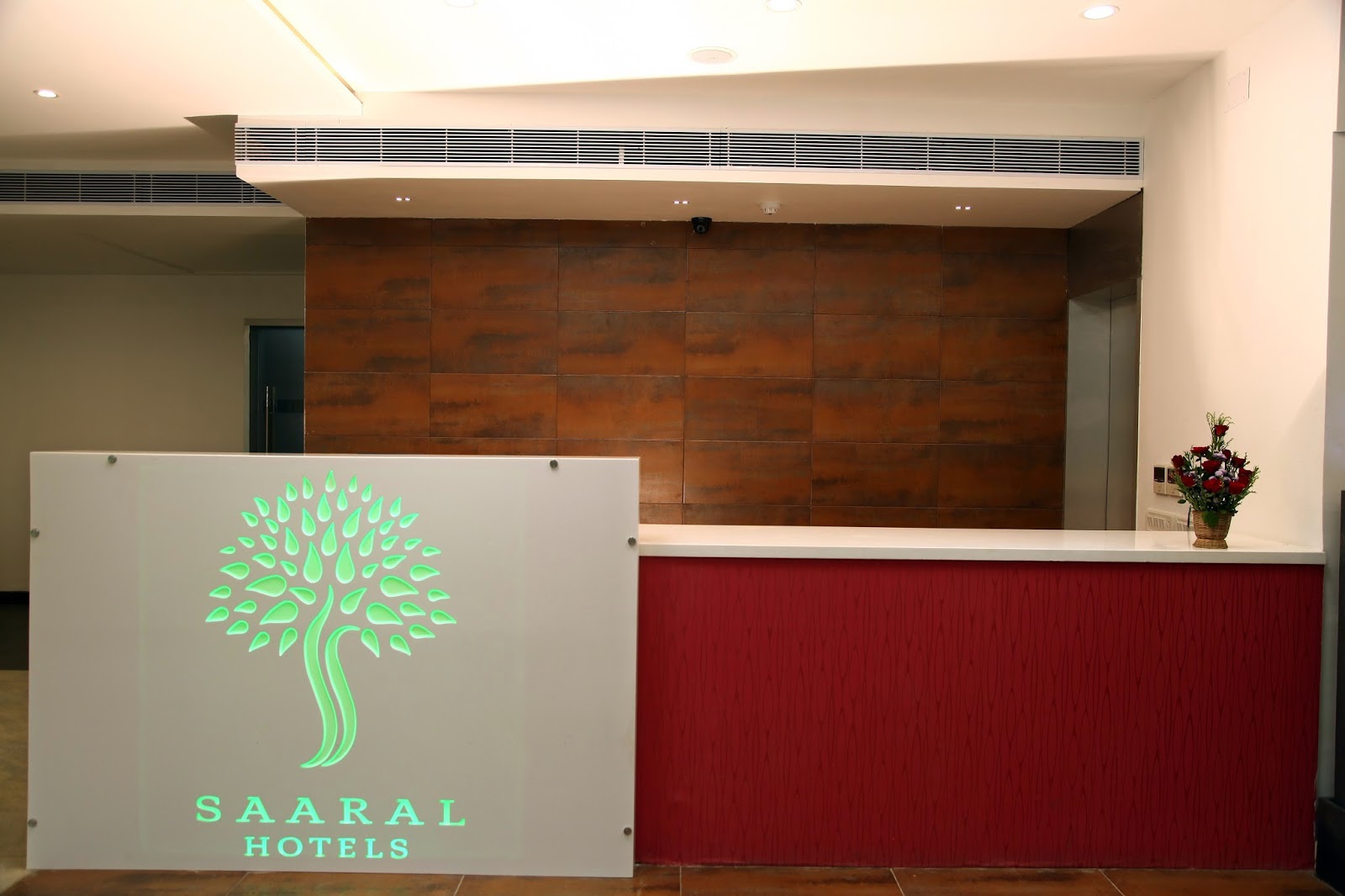 Saaral Residency — Banquet Hall in Anna Nagar, Chennai (on-site parking, in-house decoration, outside catering allowed, bar service available) — photo 4
