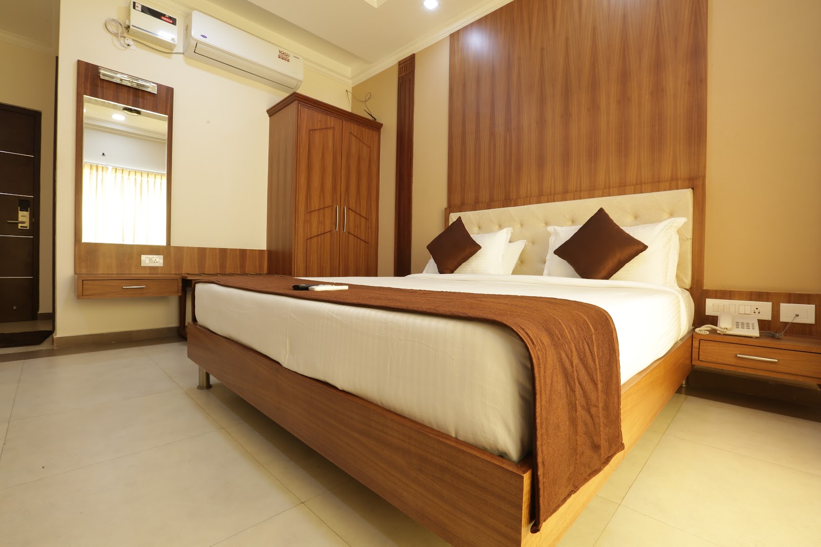 Hotel Atlanta Park — Banquet Hall in Tambaram, Chennai (on-site parking, in-house decoration, outside catering allowed, bar service available) — photo 2
