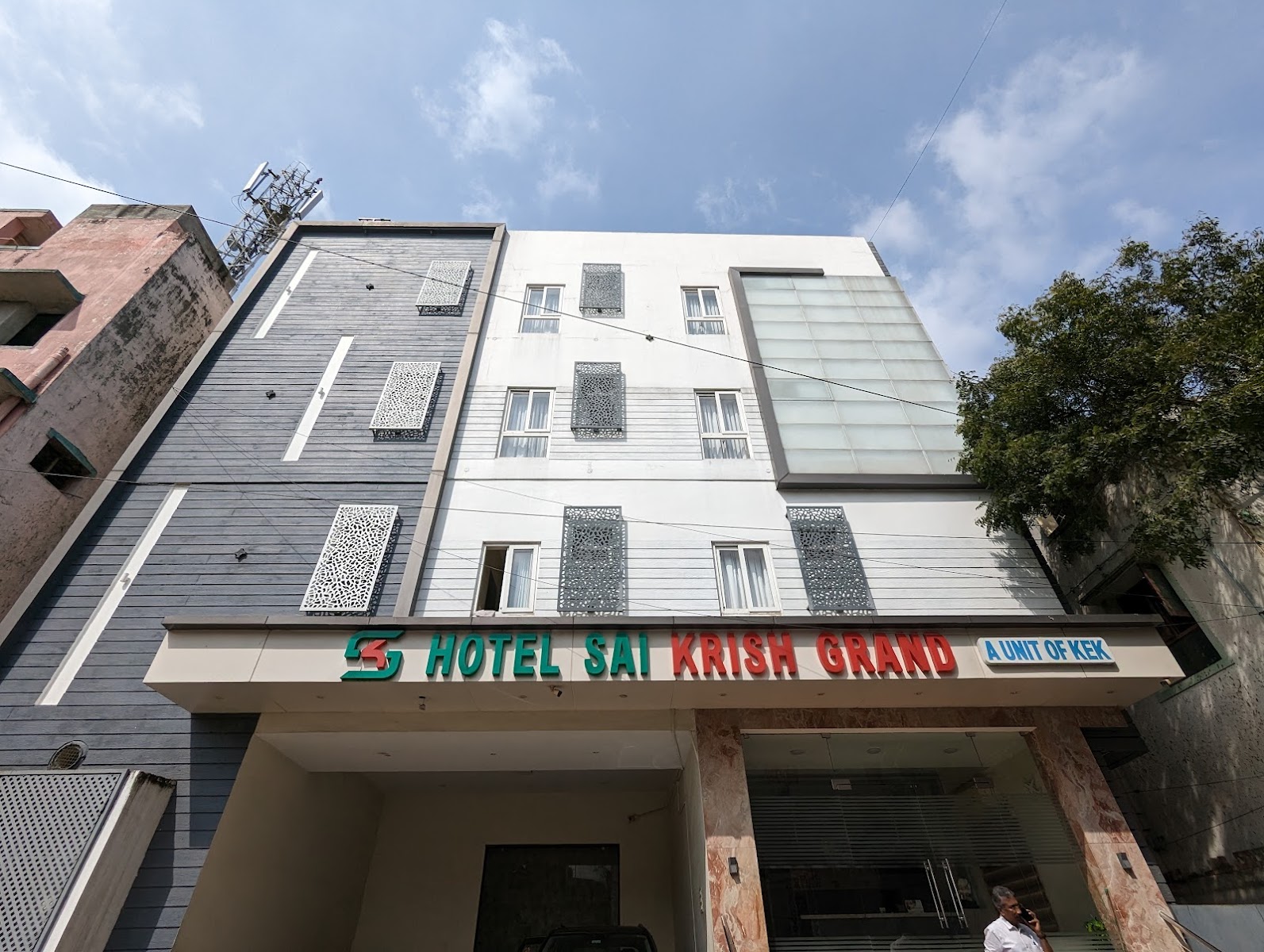 Hotel Manickam Grand — Banquet Hall in Chennai (on-site parking, in-house decoration, outside catering allowed, bar service available)