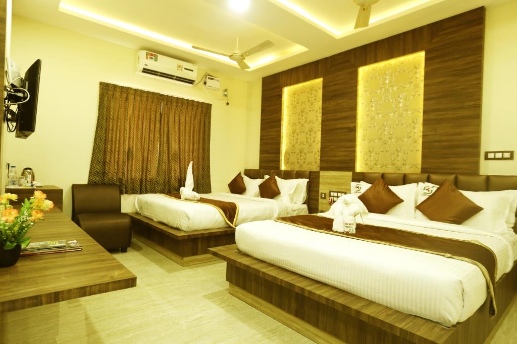 Hotel Manickam Grand — Banquet Hall in Pallavaram, Chennai (on-site parking, in-house decoration, outside catering allowed, bar service available) — photo 2