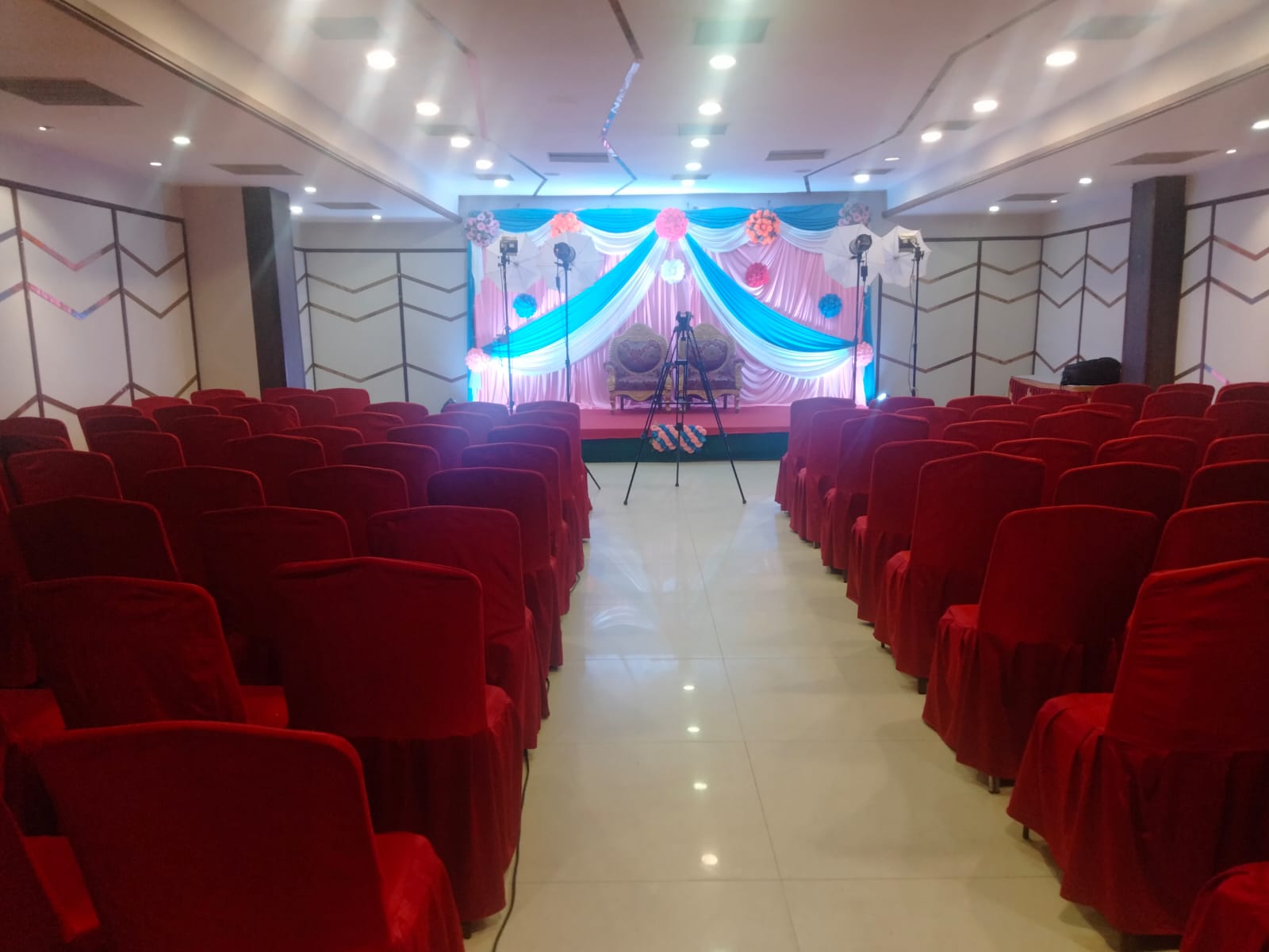 Hotel SRM Grands — Banquet Hall in Kolathur, Chennai (on-site parking, in-house decoration, outside catering allowed, bar service available) — photo 4
