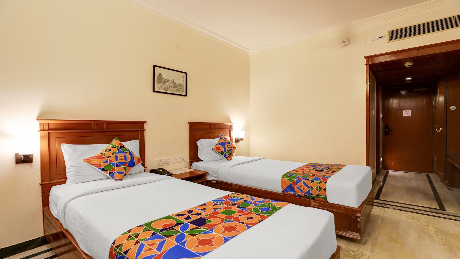 Hotel Grand Palace — Banquet Hall in Chromepet, Chennai (on-site parking, in-house decoration, outside catering allowed, bar service available) — photo 4