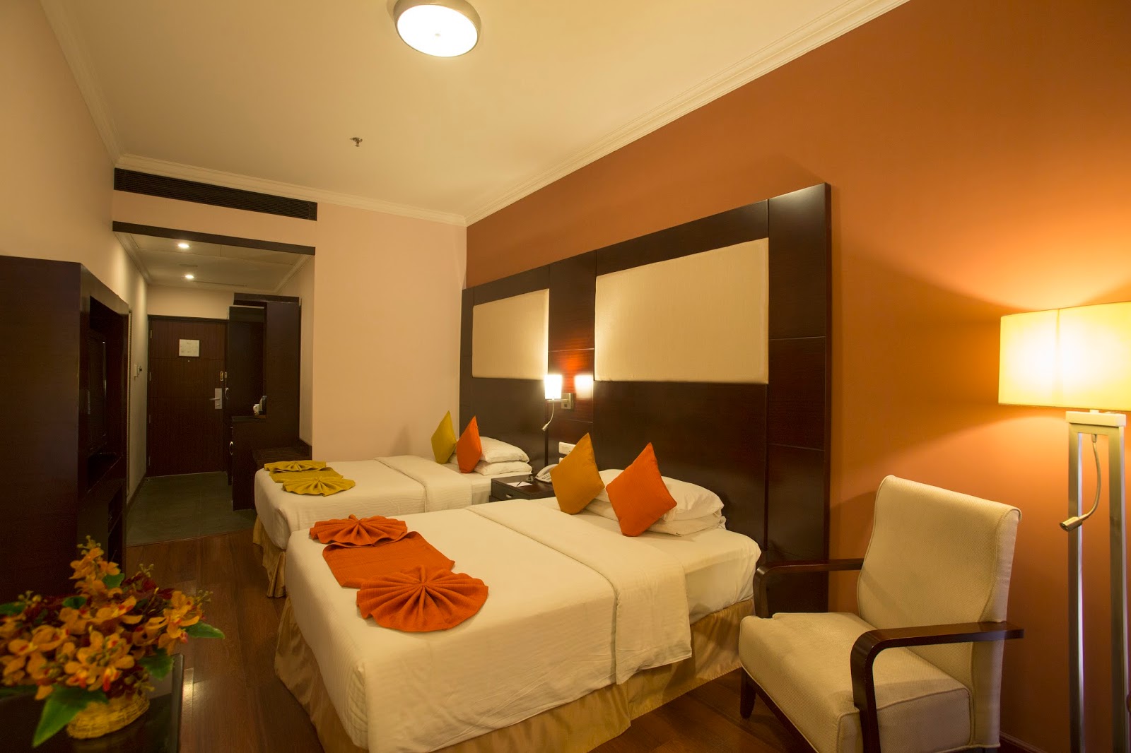 The Metroplace Hotels — Banquet Hall in Taramani, Chennai (on-site parking, in-house decoration, outside catering allowed, bar service available) — photo 2
