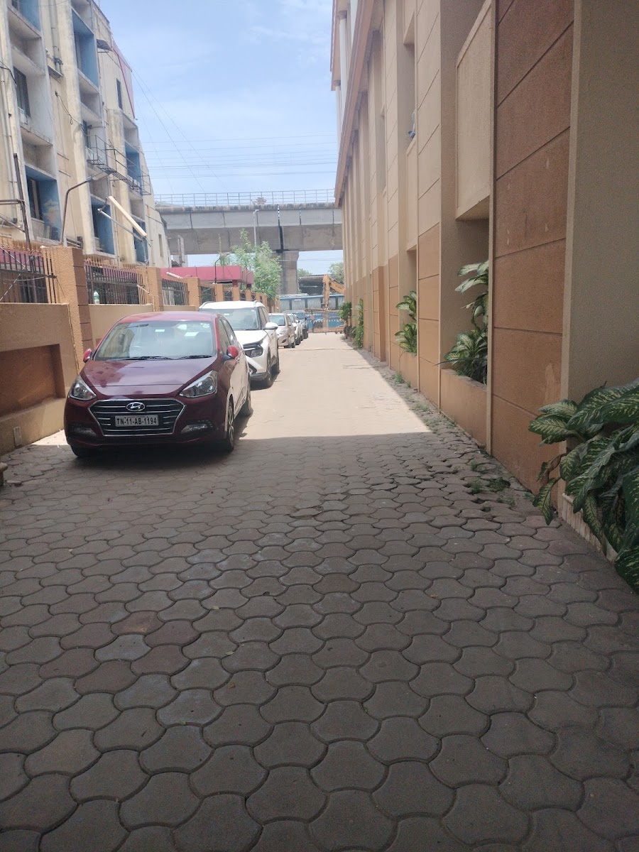 The Hotel Royal Plaza — Banquet Hall in Koyambedu, Chennai (on-site parking, in-house decoration, outside catering allowed, bar service available)