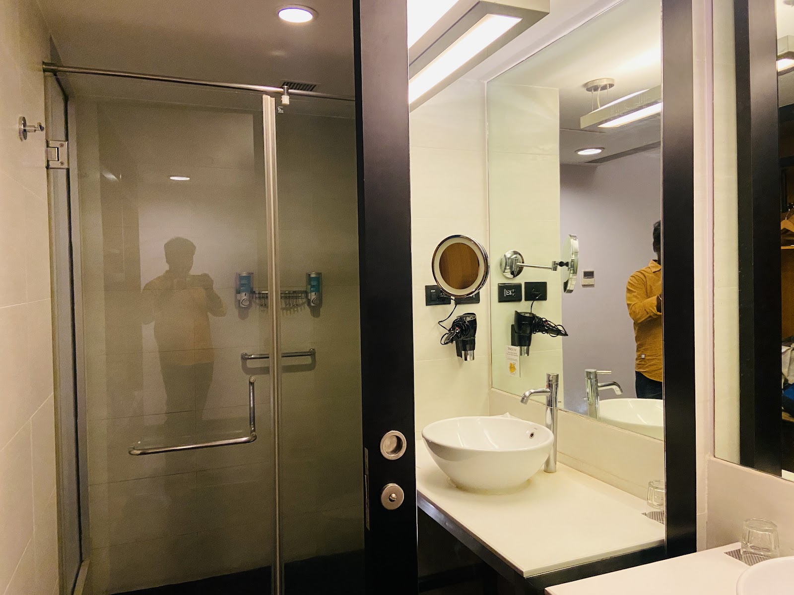 Aloft Chennai OMR IT Expressway — Banquet Hall in Sholinganallur, Chennai (on-site parking, in-house decoration, outside catering allowed, bar service available) — photo 4