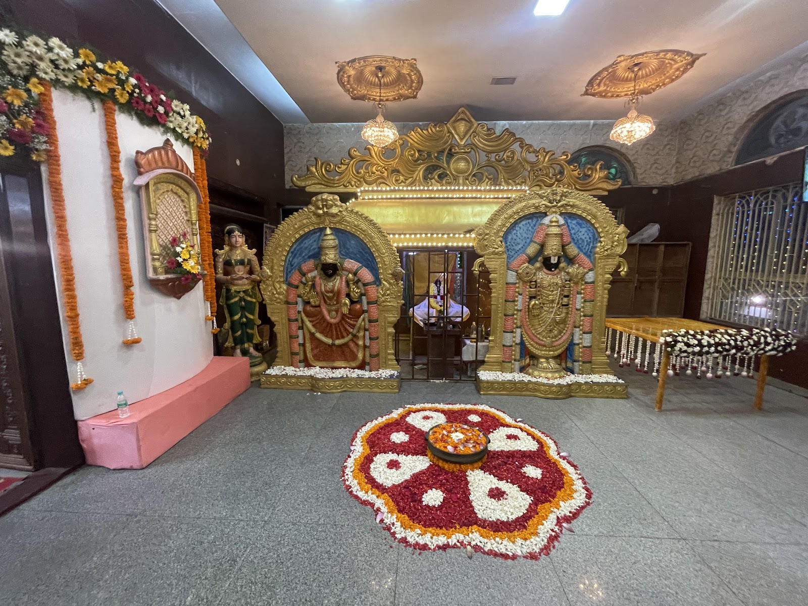 Chinnaswamy Marriage Auditorium — Banquet Hall in Anna Nagar, Chennai (on-site parking, in-house decoration, DJ permitted, bar service available) — photo 2