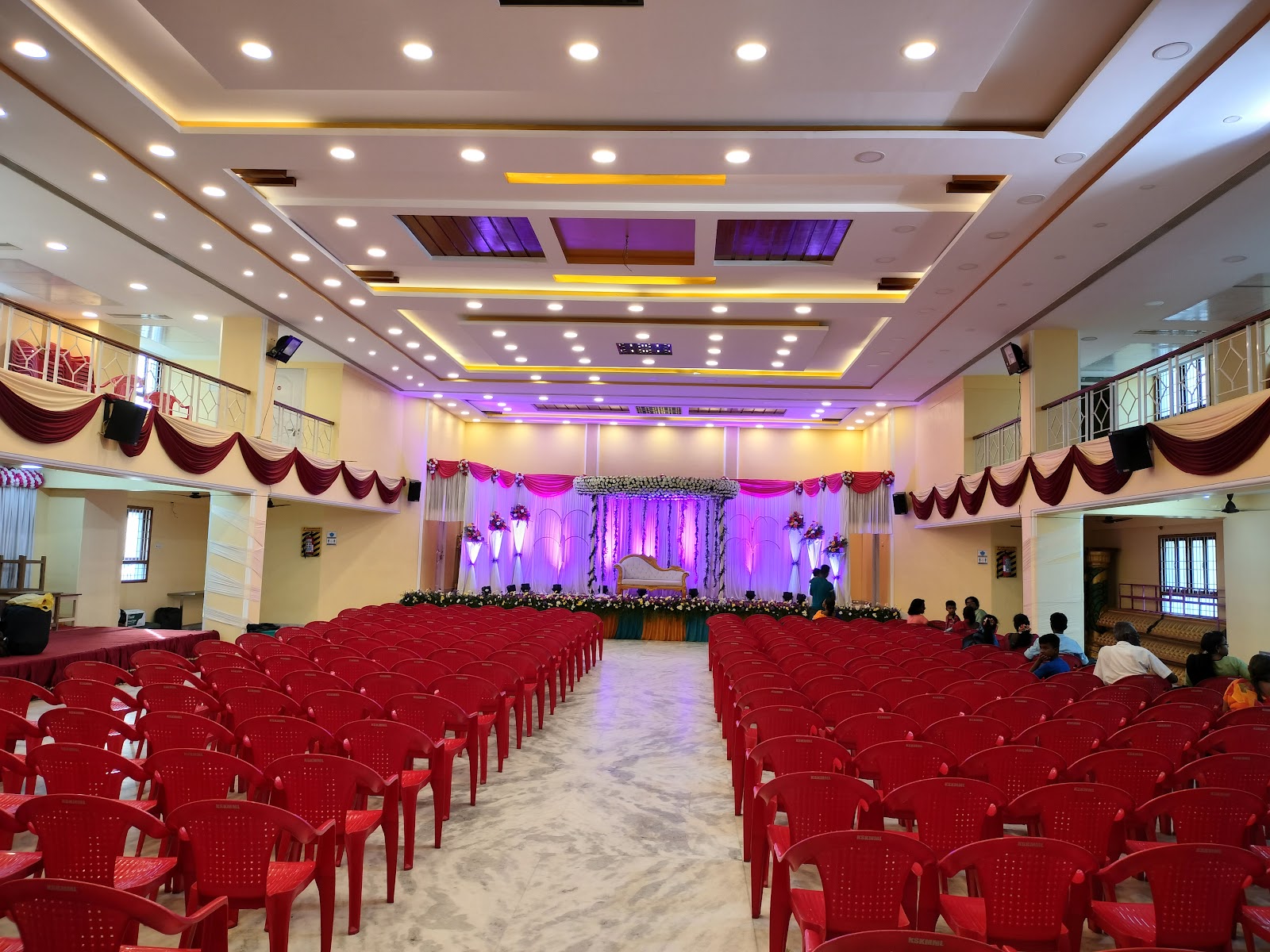 Kadambur Sri Mariamman Mahal — Banquet Hall in Madipakkam, Chennai (on-site parking, in-house decoration, DJ permitted, bar service available)