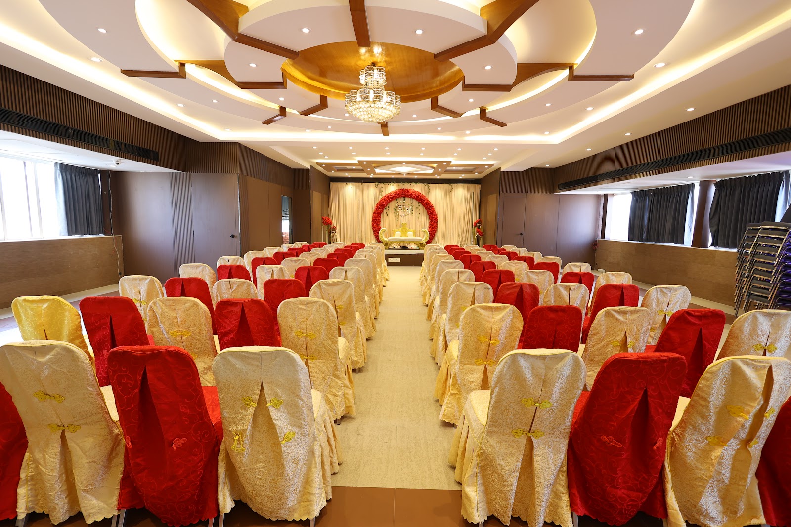 Maple Tree Hotels — Banquet Hall in Vadapalani, Chennai (on-site parking, in-house decoration, outside catering allowed, bar service available) — photo 3
