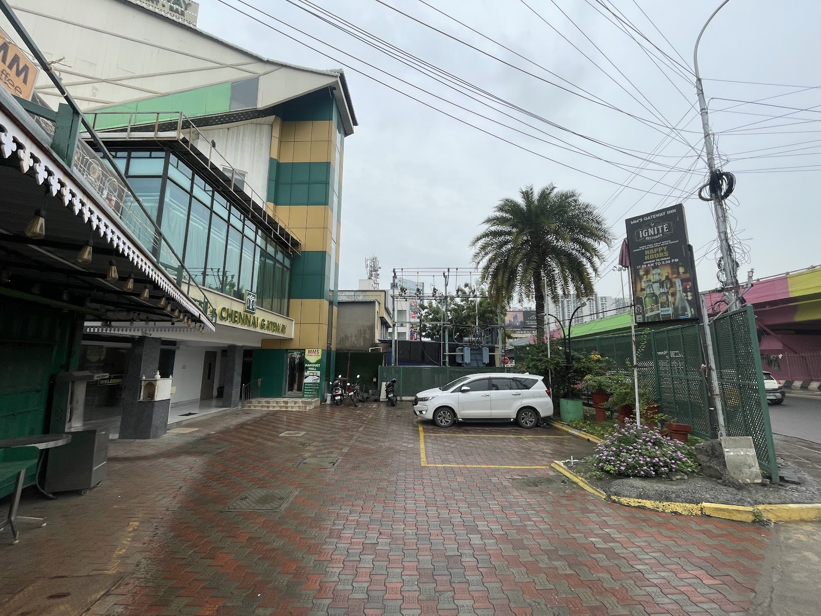 ARR Chennai Gateway — Banquet Hall in Koyambedu, Chennai (on-site parking, in-house decoration, outside catering allowed, bar service available)