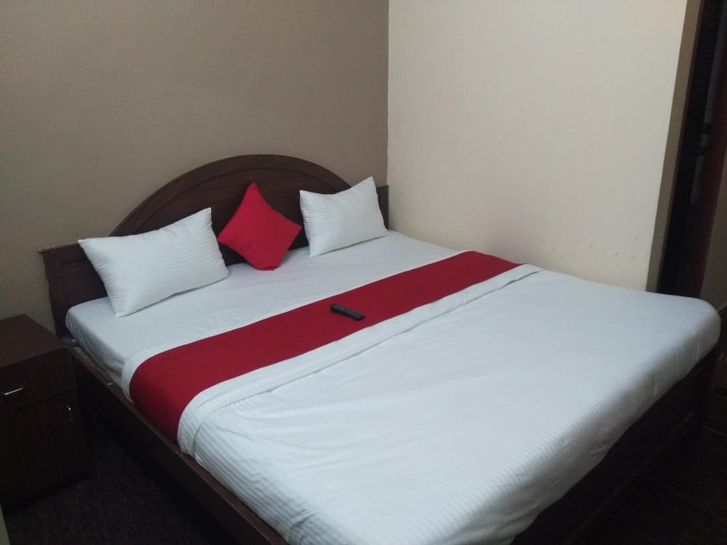 Hotel Diamond Paradise — Banquet Hall in Nandhini Layout, Bangalore (on-site parking, in-house decoration, outside catering allowed, bar service available) — photo 4