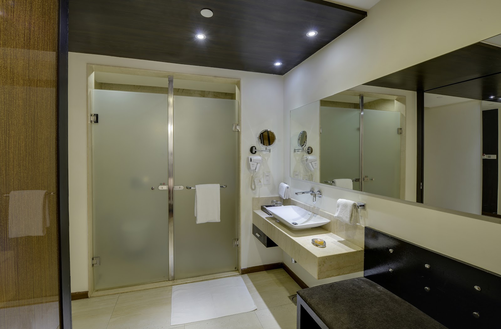 E Hotel — Banquet Hall in Triplicane, Chennai (on-site parking, in-house decoration, outside catering allowed, DJ permitted) — photo 3