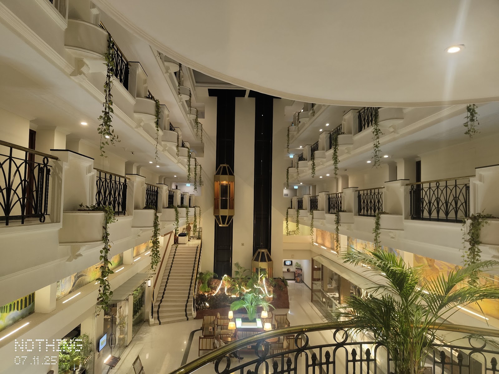 Radha Regent Hotel — Banquet Hall in Arambakkam RS, Chennai (on-site parking, in-house decoration, bar service available, 300–300 guest capacity) — photo 4