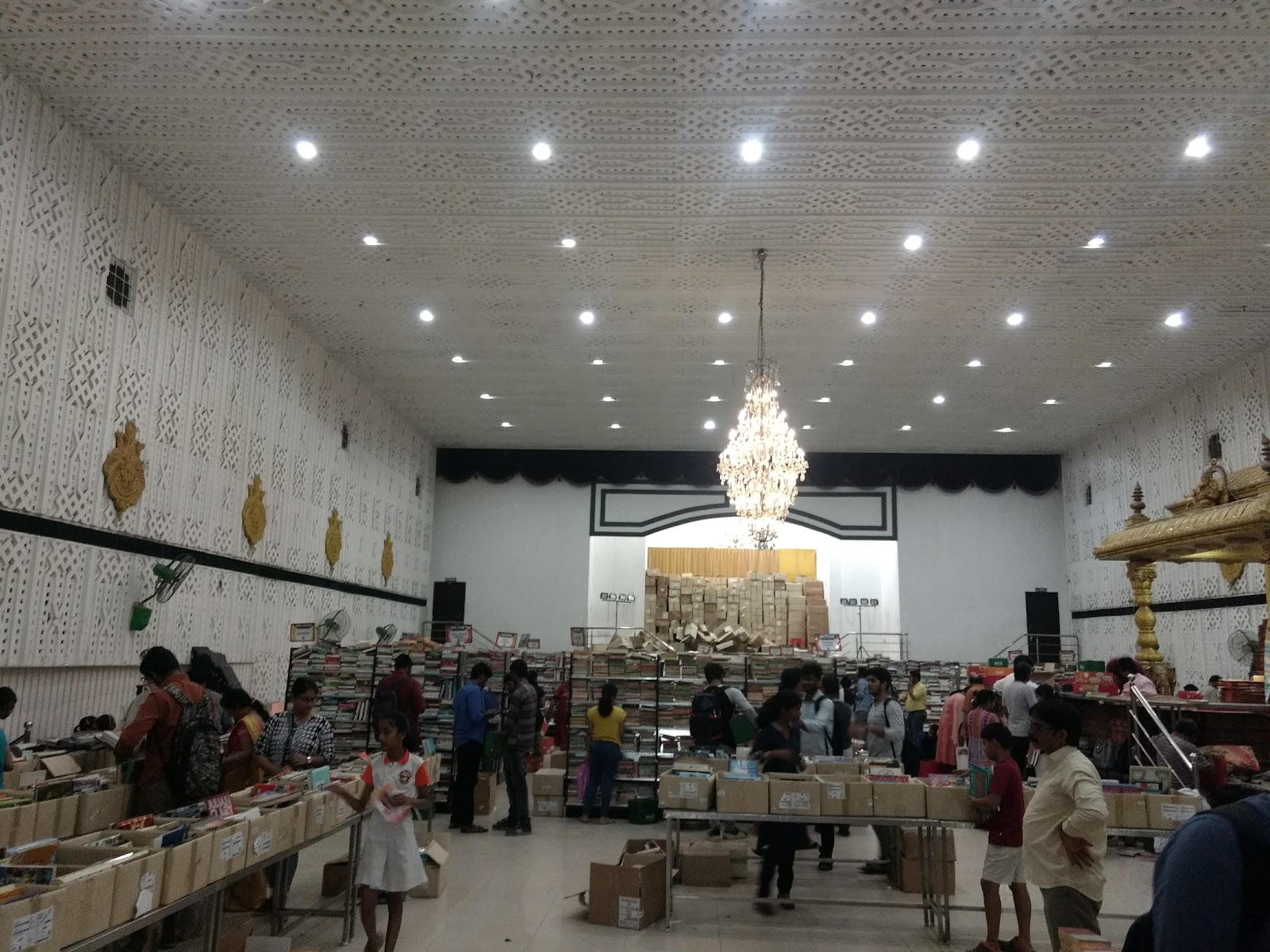 Vijaya Mahal — Banquet Hall in Chennai (on-site parking, in-house decoration, DJ permitted, bar service available)