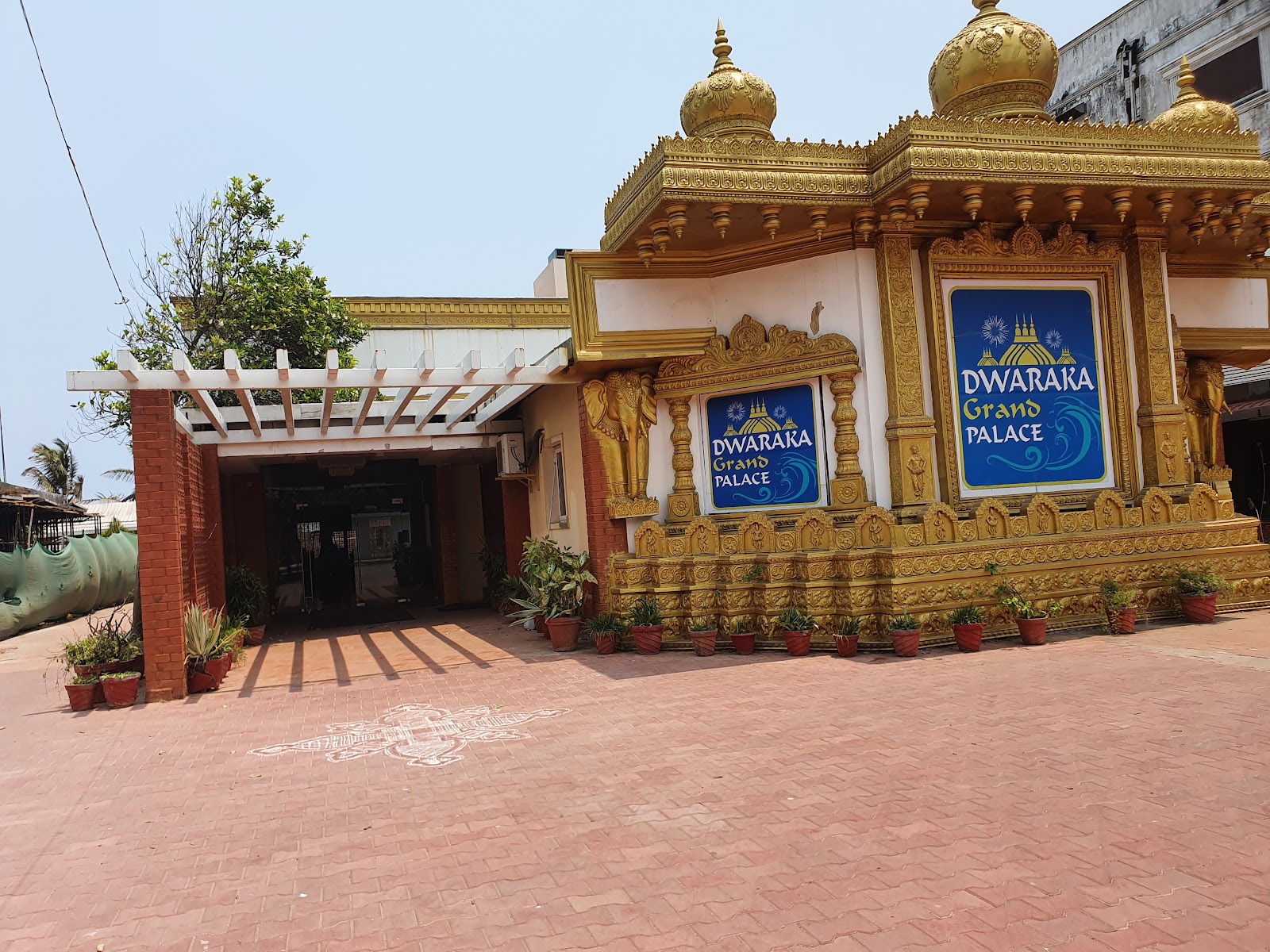 Dwaraka Palace — Banquet Hall in Thiruvanmiyur, Chennai (on-site parking, in-house decoration, DJ permitted, bar service available) — photo 2