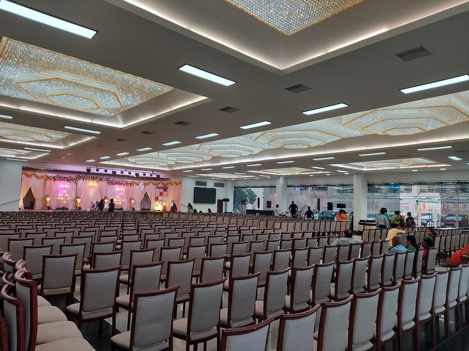 Dwaraka Palace — Banquet Hall in Thiruvanmiyur, Chennai (on-site parking, in-house decoration, DJ permitted, bar service available) — photo 3