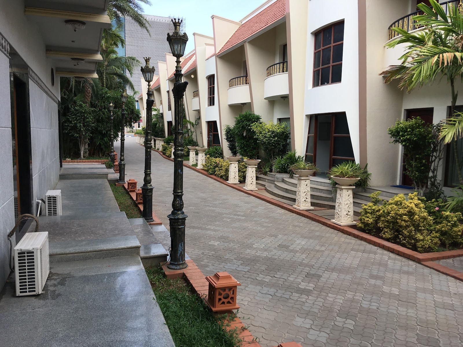 Gem Inn Resort Navalur — Banquet Hall in Navalur, Chennai (on-site parking, in-house decoration, outside catering allowed, bar service available) — photo 4