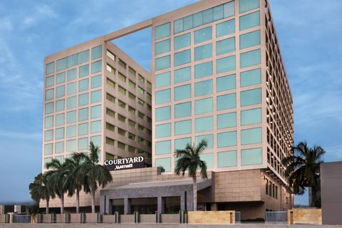 Courtyard by Marriott — Banquet Hall in Chennai (on-site parking, in-house decoration, outside catering allowed, DJ permitted)