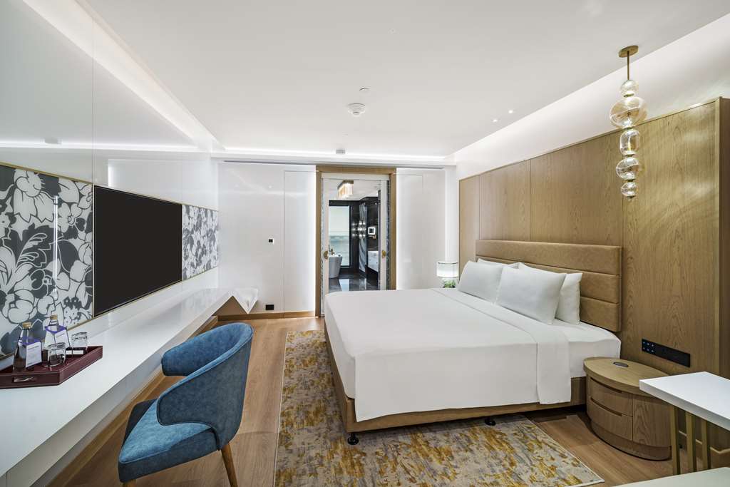 Radisson Blu Hotel GRT — Banquet Hall in St Thomas Mount, Chennai (on-site parking, in-house decoration, outside catering allowed, DJ permitted) — photo 2