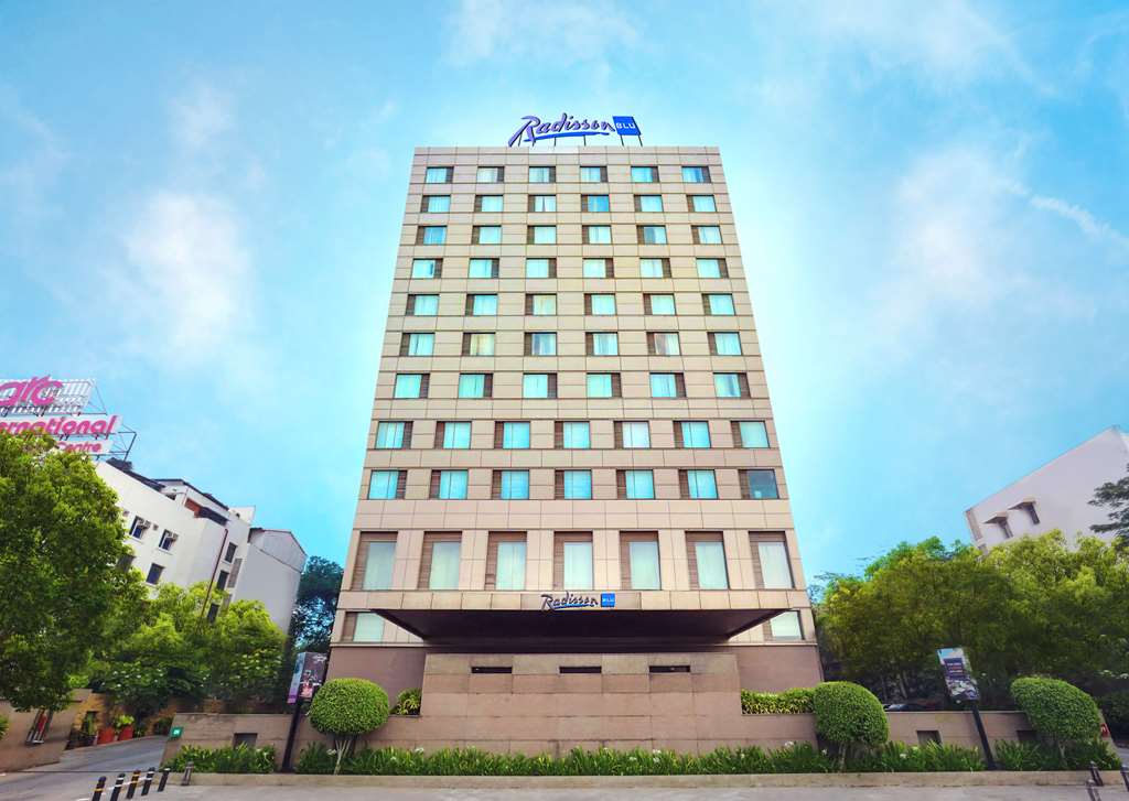 Radisson Blu Hotel — Banquet Hall in Egmore, Chennai (on-site parking, in-house decoration, outside catering allowed, DJ permitted)