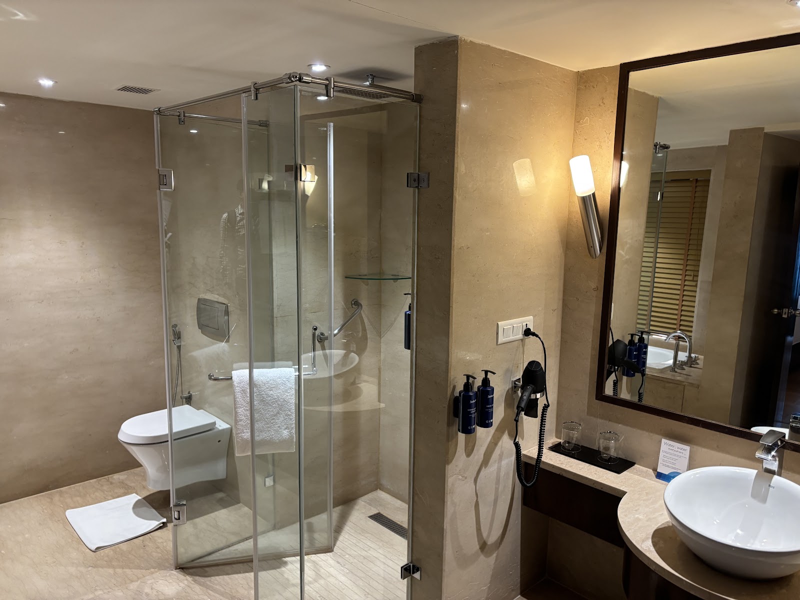 Radisson Blu Hotel — Banquet Hall in Egmore, Chennai (on-site parking, in-house decoration, outside catering allowed, DJ permitted) — photo 4