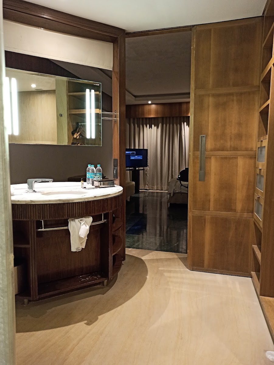 Hyatt Regency — Banquet Hall in Teynampet, Chennai (on-site parking, in-house decoration, outside catering allowed, DJ permitted) — photo 4