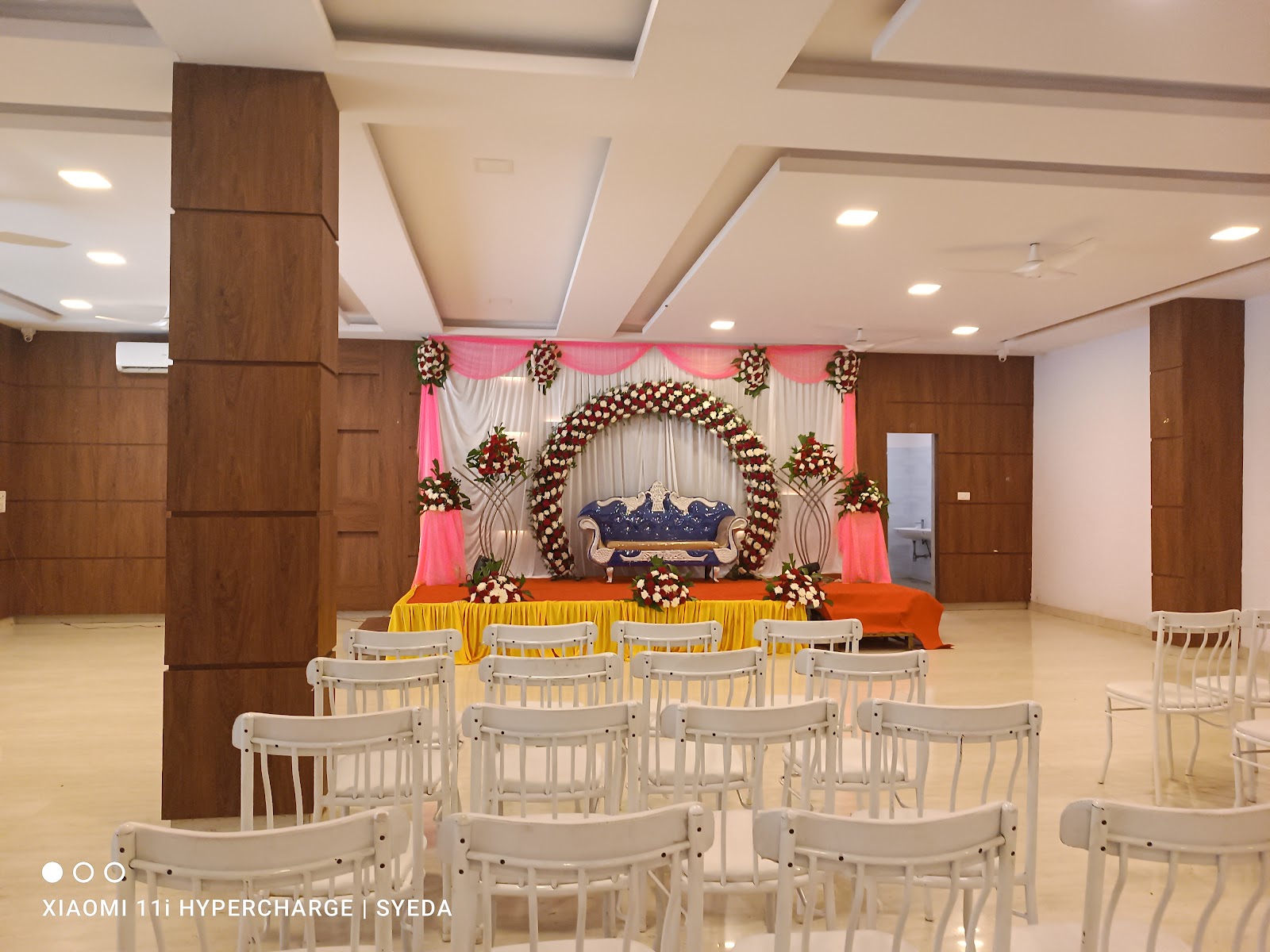 Veeru's The Village Restaurant — Banquet Hall in Bangalore (on-site parking, in-house decoration, bar service available, 100–150 guest capacity)