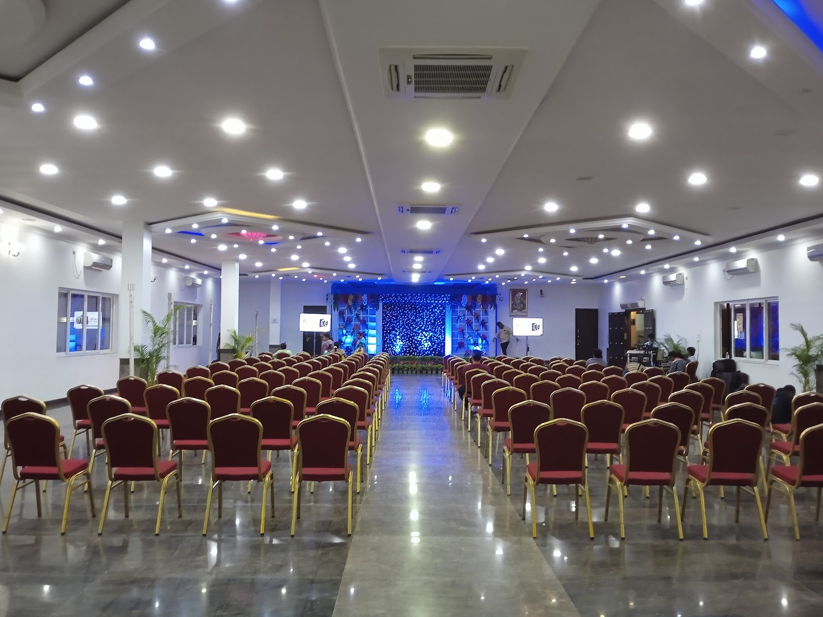 Samruddhi Manor Party Hall — Banquet Hall in Thanisandra, Bangalore (on-site parking, in-house decoration, outside catering allowed, bar service available) — photo 2