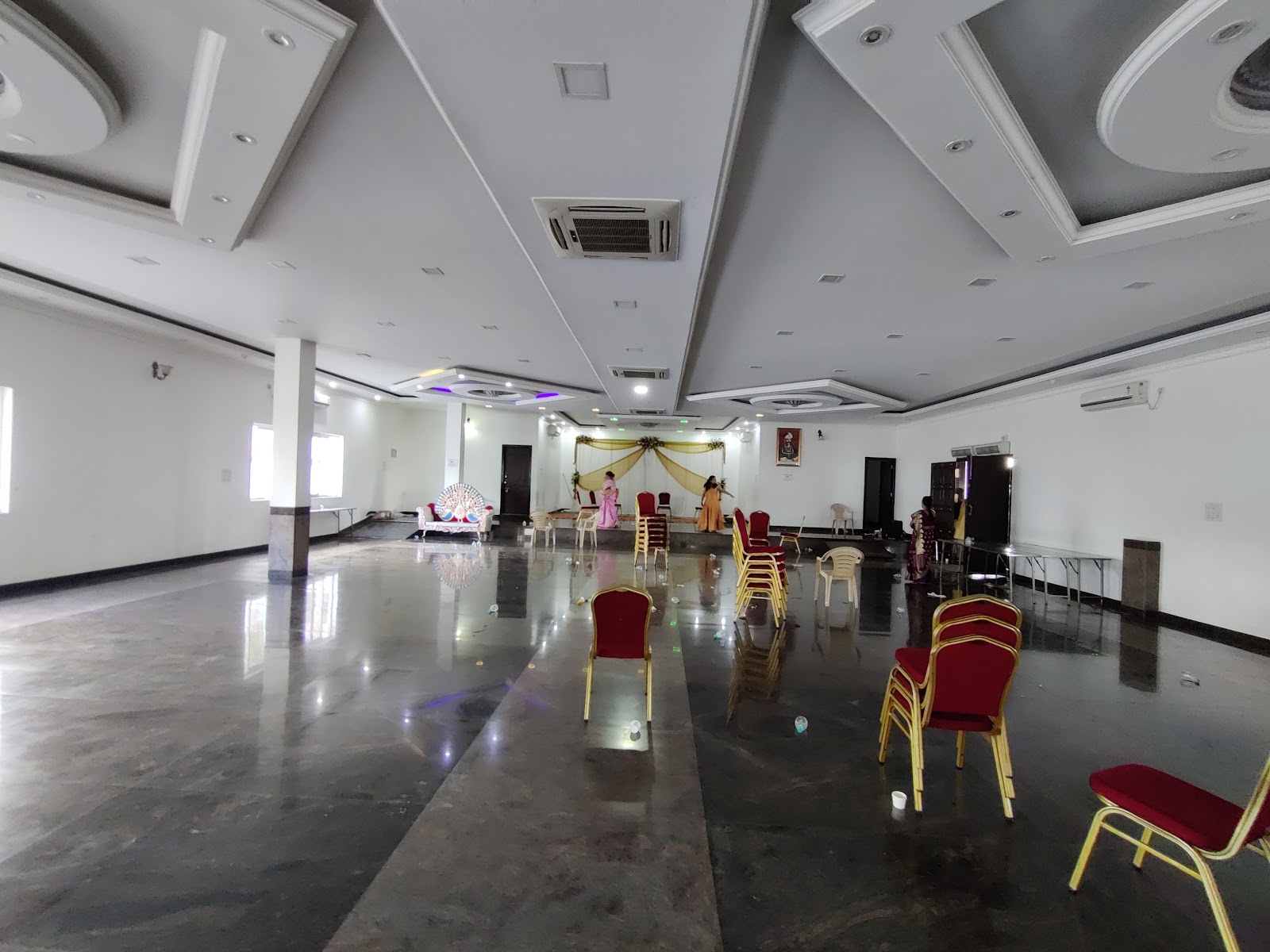Samruddhi Manor Party Hall — Banquet Hall in Thanisandra, Bangalore (on-site parking, in-house decoration, outside catering allowed, bar service available) — photo 4