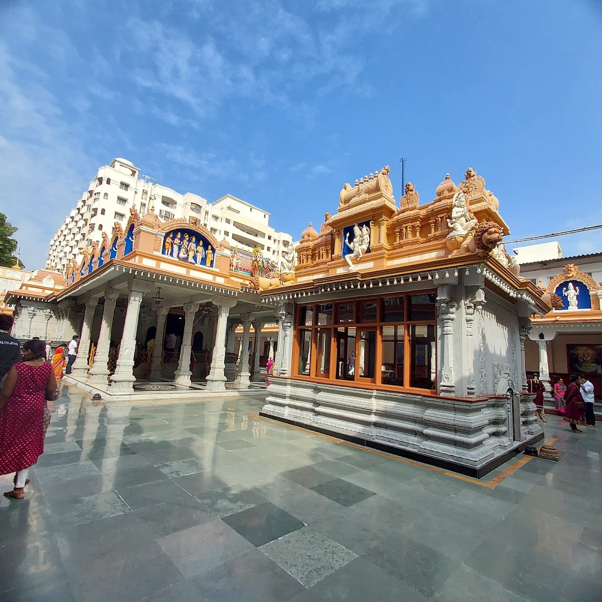 Sree Surya Narayana Swamy Kalyana Mantapa — Banquet Hall in Domlur, Bangalore (on-site parking, in-house decoration, DJ permitted, bar service available) — photo 3